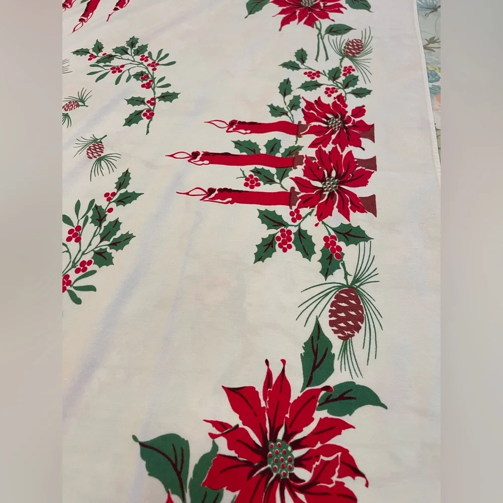 Vintage 1950/60s Christmas cotton blend tablecloth 51”x43” poinsettias candles‎